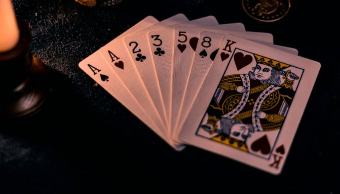 Filipino player browsing y82 Casino games on Android phone